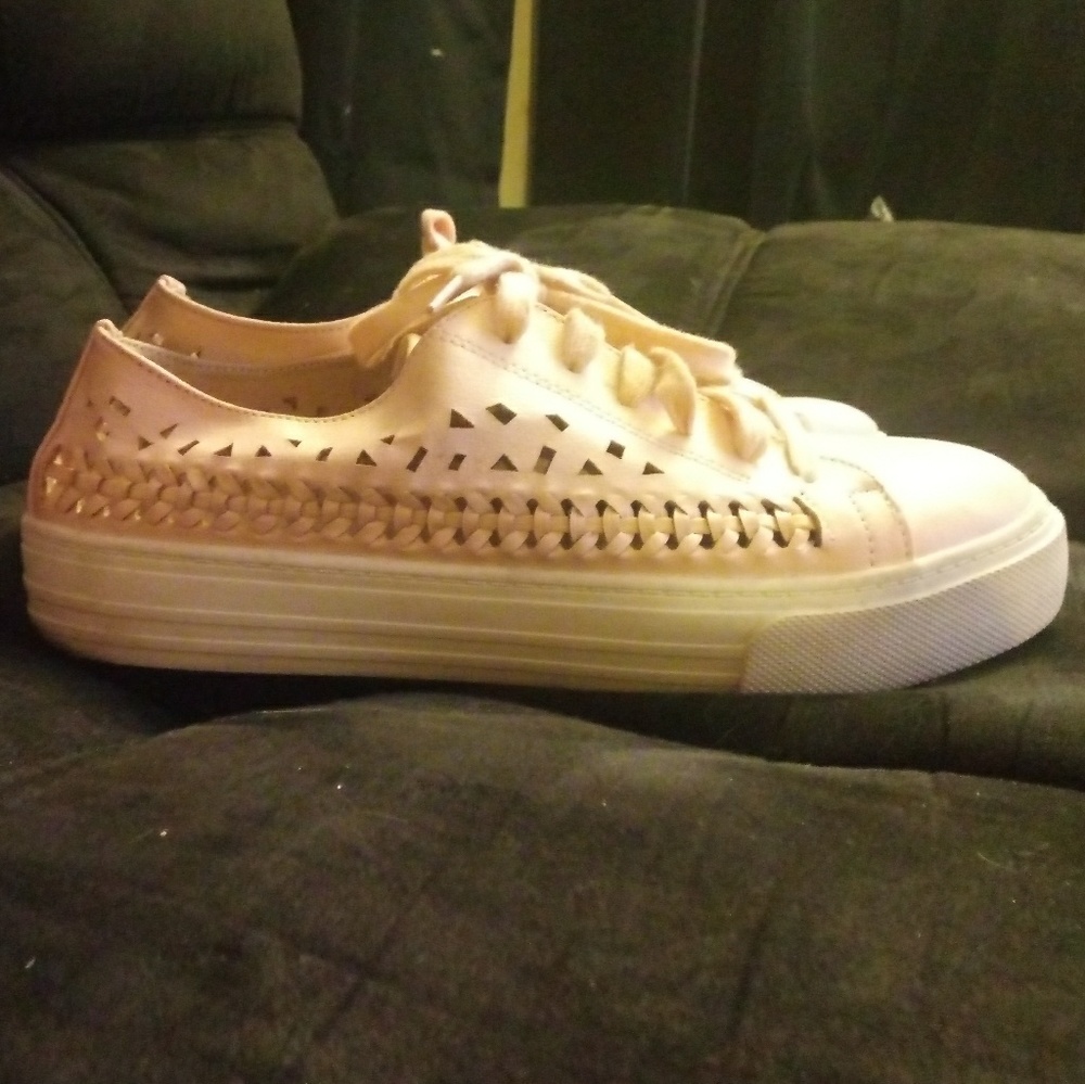 Pink shoes